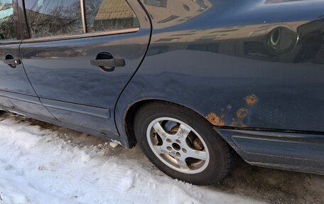 Mercedes-Benz E-Класс, 1998 год, 160 000 рублей, 6 фотография