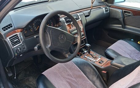 Mercedes-Benz E-Класс, 1998 год, 160 000 рублей, 12 фотография