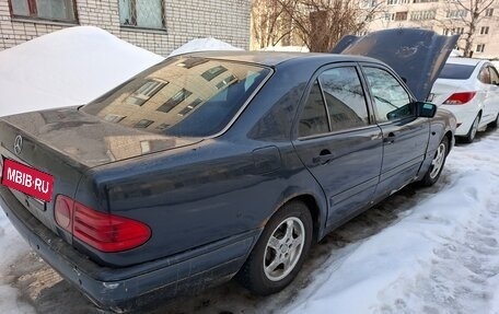 Mercedes-Benz E-Класс, 1998 год, 160 000 рублей, 3 фотография