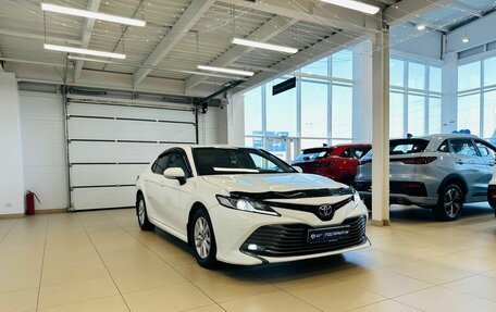 Toyota Camry, 2018 год, 2 299 900 рублей, 8 фотография