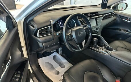 Toyota Camry, 2018 год, 2 299 900 рублей, 10 фотография