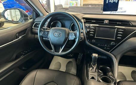 Toyota Camry, 2018 год, 2 299 900 рублей, 14 фотография