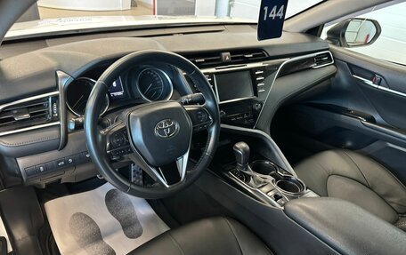 Toyota Camry, 2018 год, 2 299 900 рублей, 11 фотография