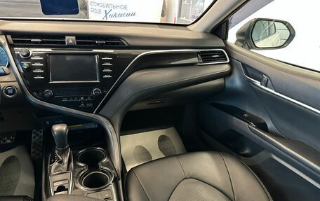 Toyota Camry, 2018 год, 2 299 900 рублей, 15 фотография