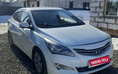 Hyundai Solaris II рестайлинг, 2015 год, 525 000 рублей, 1 фотография