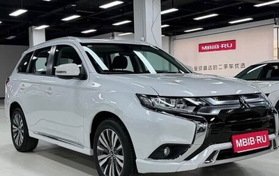 Mitsubishi Outlander III рестайлинг 3, 2022 год, 2 254 000 рублей, 1 фотография