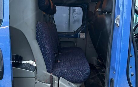 Renault Trafic, 2005 год, 800 000 рублей, 3 фотография