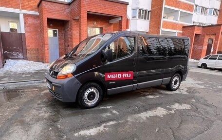 Renault Trafic, 2003 год, 950 000 рублей, 2 фотография