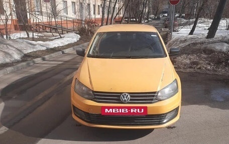 Volkswagen Polo VI (EU Market), 2016 год, 450 000 рублей, 2 фотография
