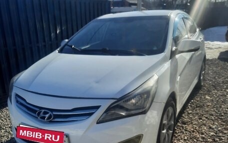 Hyundai Solaris II рестайлинг, 2015 год, 525 000 рублей, 2 фотография