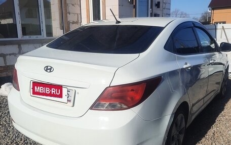Hyundai Solaris II рестайлинг, 2015 год, 525 000 рублей, 4 фотография