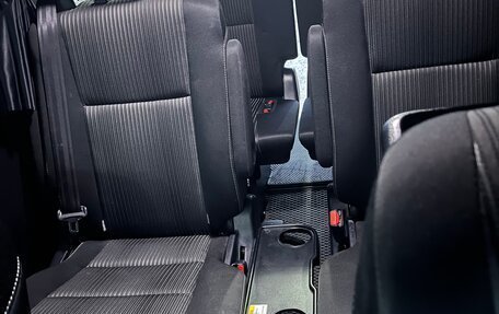 Toyota Voxy III, 2019 год, 2 900 000 рублей, 9 фотография