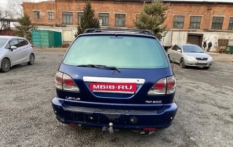 Lexus RX IV рестайлинг, 2001 год, 800 000 рублей, 3 фотография