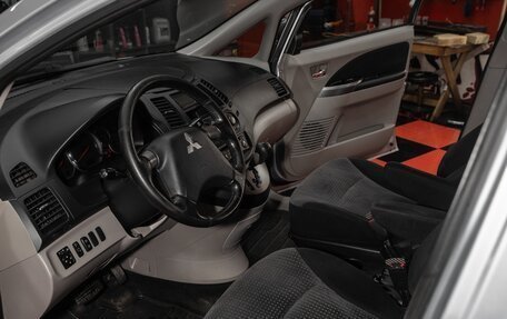 Mitsubishi Grandis, 2006 год, 1 100 000 рублей, 15 фотография