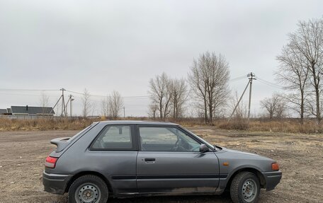 Mazda 323, 1991 год, 185 000 рублей, 2 фотография