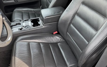 Volkswagen Touareg III, 2005 год, 887 000 рублей, 10 фотография