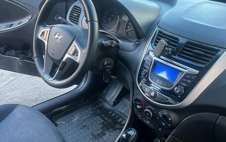 Hyundai Solaris II рестайлинг, 2014 год, 875 000 рублей, 14 фотография