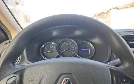 Renault Logan II, 2015 год, 800 000 рублей, 2 фотография