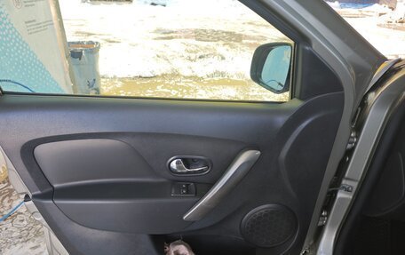 Renault Logan II, 2015 год, 800 000 рублей, 8 фотография