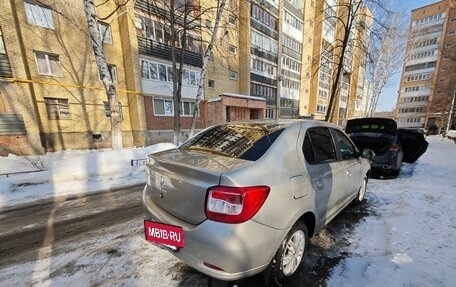 Renault Logan II, 2015 год, 800 000 рублей, 4 фотография
