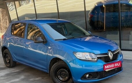 Renault Sandero II рестайлинг, 2015 год, 369 000 рублей, 2 фотография