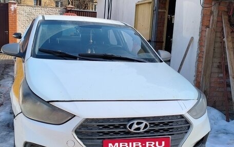 Hyundai Solaris II рестайлинг, 2017 год, 300 000 рублей, 1 фотография