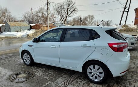 KIA Rio III рестайлинг, 2012 год, 1 000 000 рублей, 5 фотография