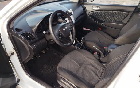 Hyundai Solaris II рестайлинг, 2014 год, 820 000 рублей, 7 фотография