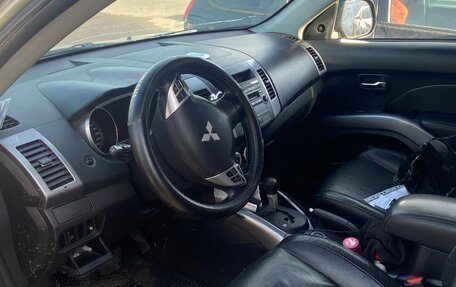 Mitsubishi Outlander III рестайлинг 3, 2006 год, 720 000 рублей, 2 фотография