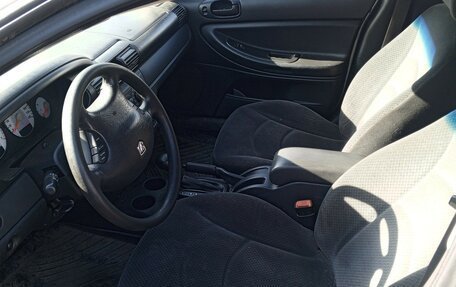 Dodge Stratus II, 2005 год, 300 000 рублей, 7 фотография