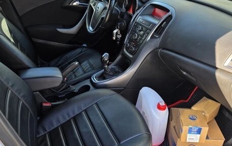 Opel Astra J, 2014 год, 610 000 рублей, 12 фотография