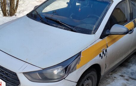 Hyundai Solaris II рестайлинг, 2017 год, 300 000 рублей, 7 фотография