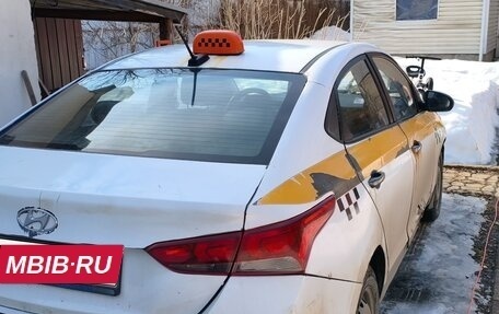 Hyundai Solaris II рестайлинг, 2017 год, 300 000 рублей, 2 фотография