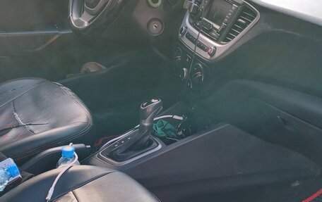 Hyundai Solaris II рестайлинг, 2017 год, 300 000 рублей, 5 фотография