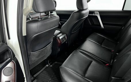 Toyota Land Cruiser Prado 150 рестайлинг 2, 2015 год, 3 299 000 рублей, 10 фотография