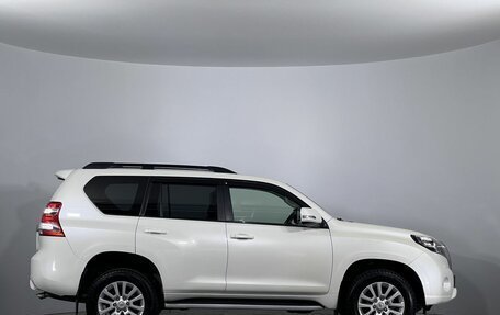 Toyota Land Cruiser Prado 150 рестайлинг 2, 2015 год, 3 299 000 рублей, 4 фотография