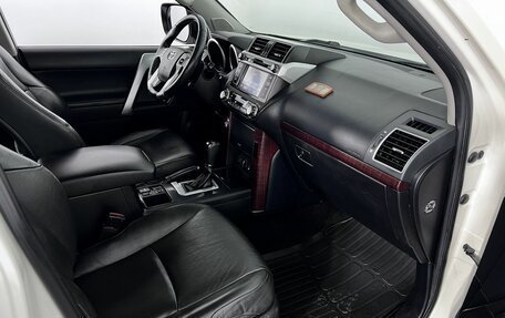 Toyota Land Cruiser Prado 150 рестайлинг 2, 2015 год, 3 299 000 рублей, 12 фотография