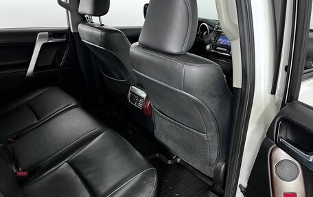 Toyota Land Cruiser Prado 150 рестайлинг 2, 2015 год, 3 299 000 рублей, 11 фотография