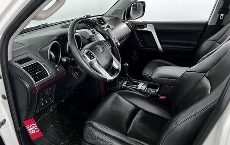 Toyota Land Cruiser Prado 150 рестайлинг 2, 2015 год, 3 299 000 рублей, 9 фотография