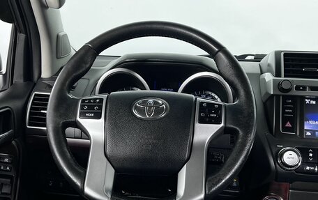 Toyota Land Cruiser Prado 150 рестайлинг 2, 2015 год, 3 299 000 рублей, 17 фотография