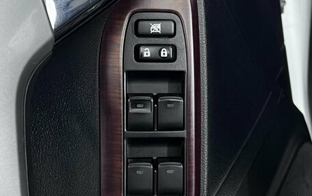 Toyota Land Cruiser Prado 150 рестайлинг 2, 2015 год, 3 299 000 рублей, 18 фотография