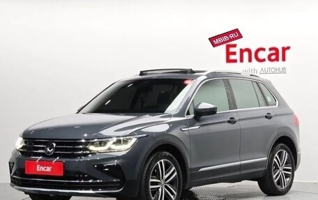 Volkswagen Tiguan II, 2022 год, 3 750 000 рублей, 1 фотография