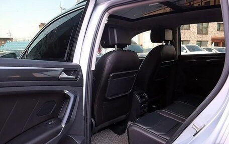 Volkswagen Tiguan II, 2022 год, 3 750 000 рублей, 4 фотография