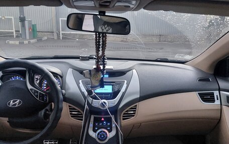 Hyundai Elantra V, 2011 год, 900 000 рублей, 8 фотография