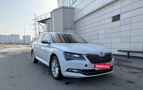 Skoda Superb III рестайлинг, 2018 год, 1 650 000 рублей, 1 фотография