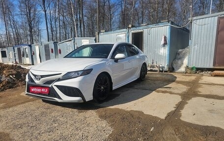 Toyota Camry, 2020 год, 2 000 000 рублей, 1 фотография