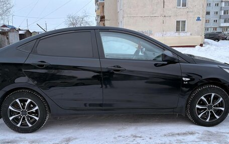 Hyundai Solaris II рестайлинг, 2013 год, 899 999 рублей, 6 фотография