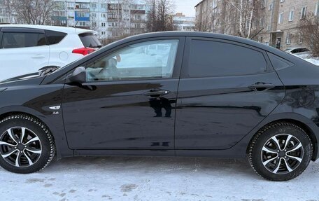 Hyundai Solaris II рестайлинг, 2013 год, 899 999 рублей, 5 фотография