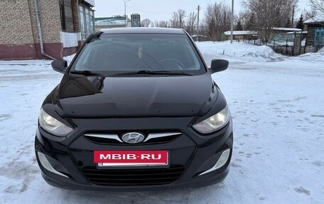 Hyundai Solaris II рестайлинг, 2013 год, 899 999 рублей, 8 фотография