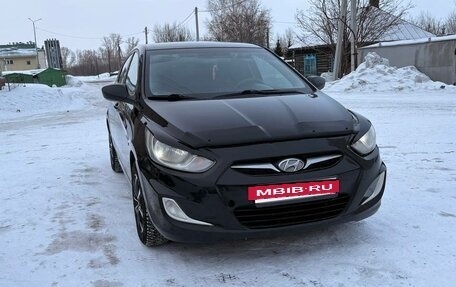 Hyundai Solaris II рестайлинг, 2013 год, 899 999 рублей, 9 фотография